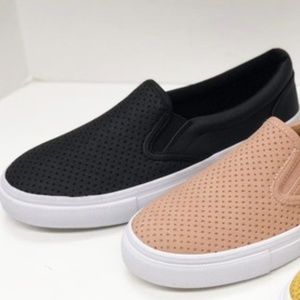 Kelly Slip-on's - Black